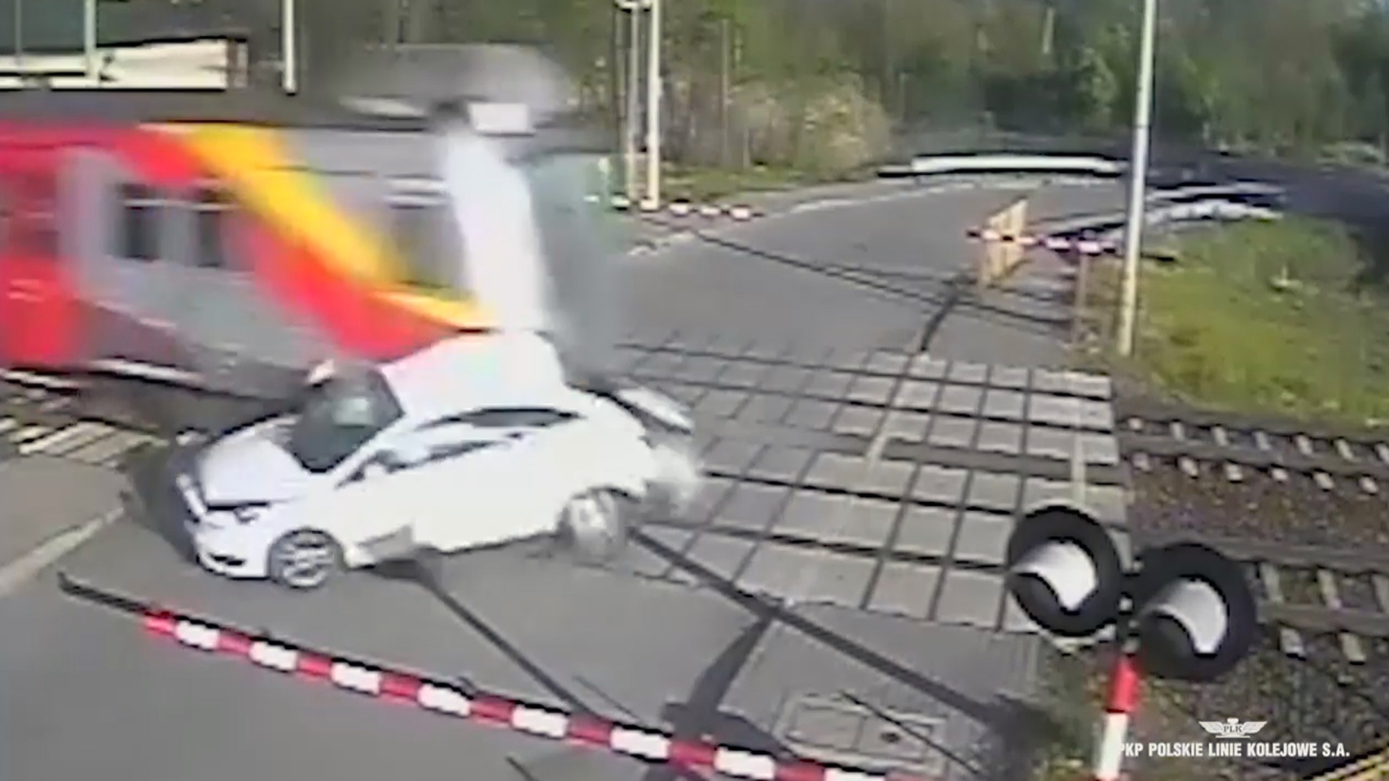 Read more about the article Train Smashes Into Car On Railway Crossing, Sending It Spinning