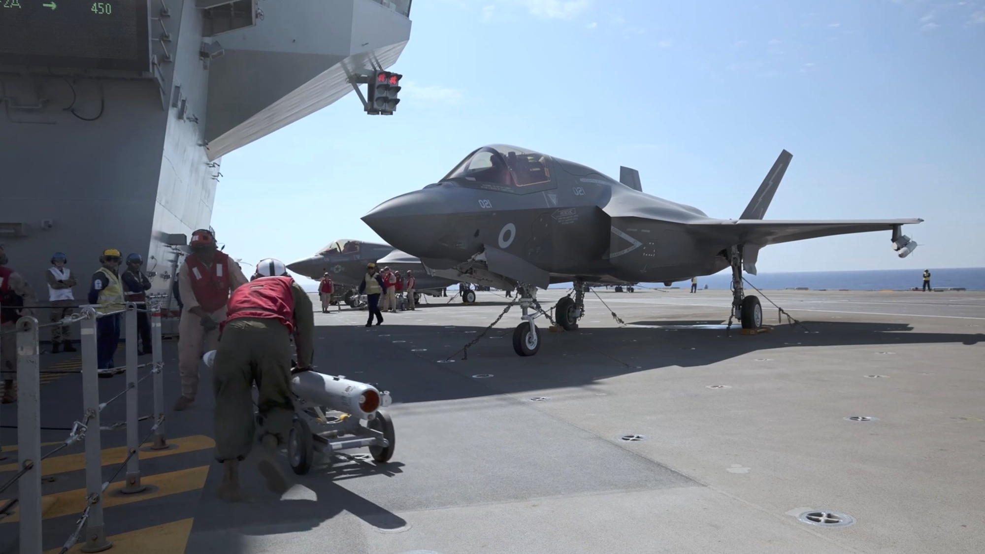 Read more about the article F-35 Fighter Jets Battle ISIS In Iraq And Syria From HMS Queen Elizabeth