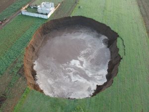 Read more about the article Moment Huge Sinkhole Forms On Mexican Farm