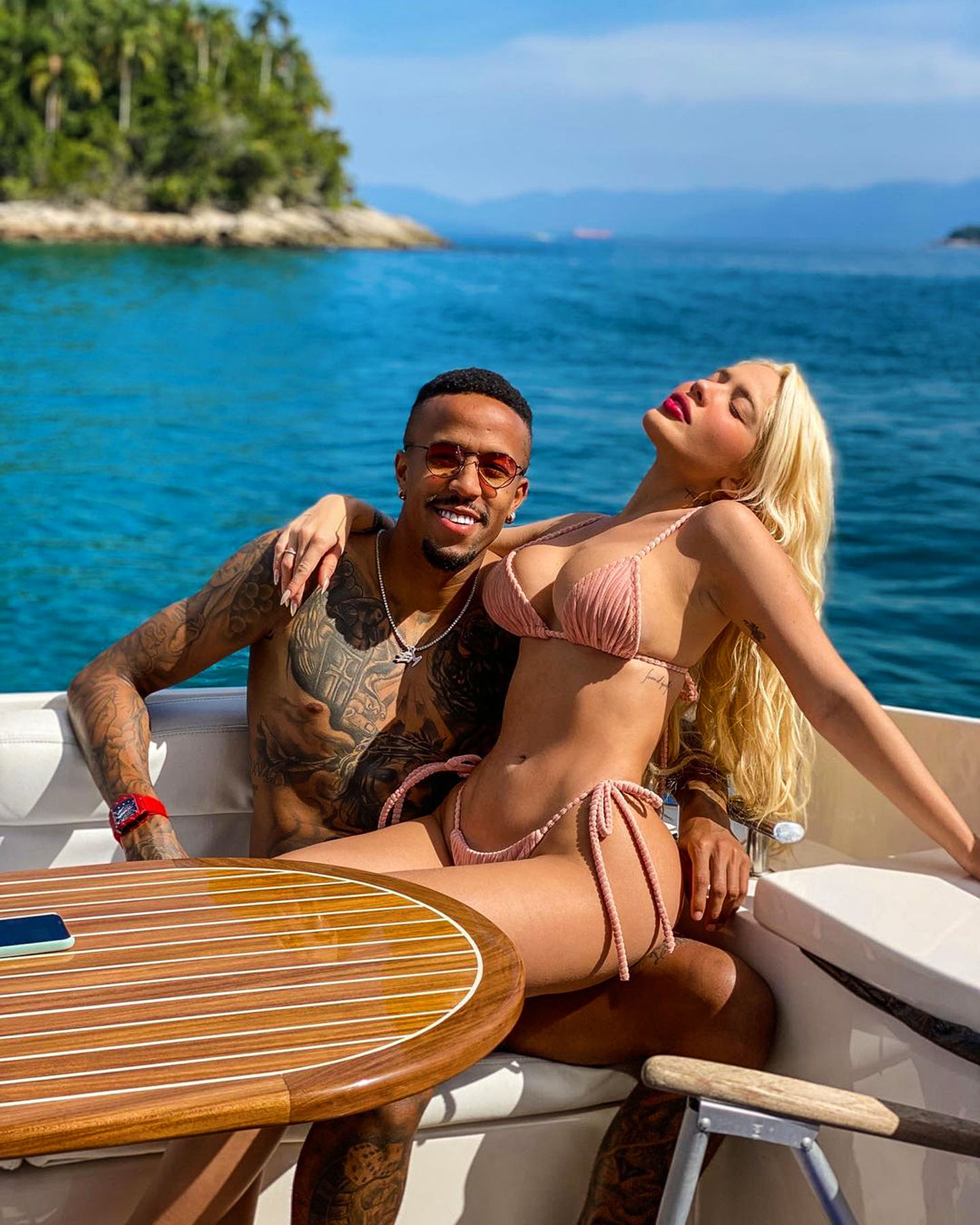 Read more about the article Neymars Hot Influencer Ex Now Dating Brazil Teammate Eder Militao