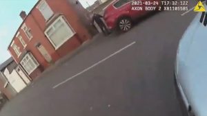 Read more about the article Moment Manchester Cops Arrest Fleeing Man With Gun After Hearing Shots