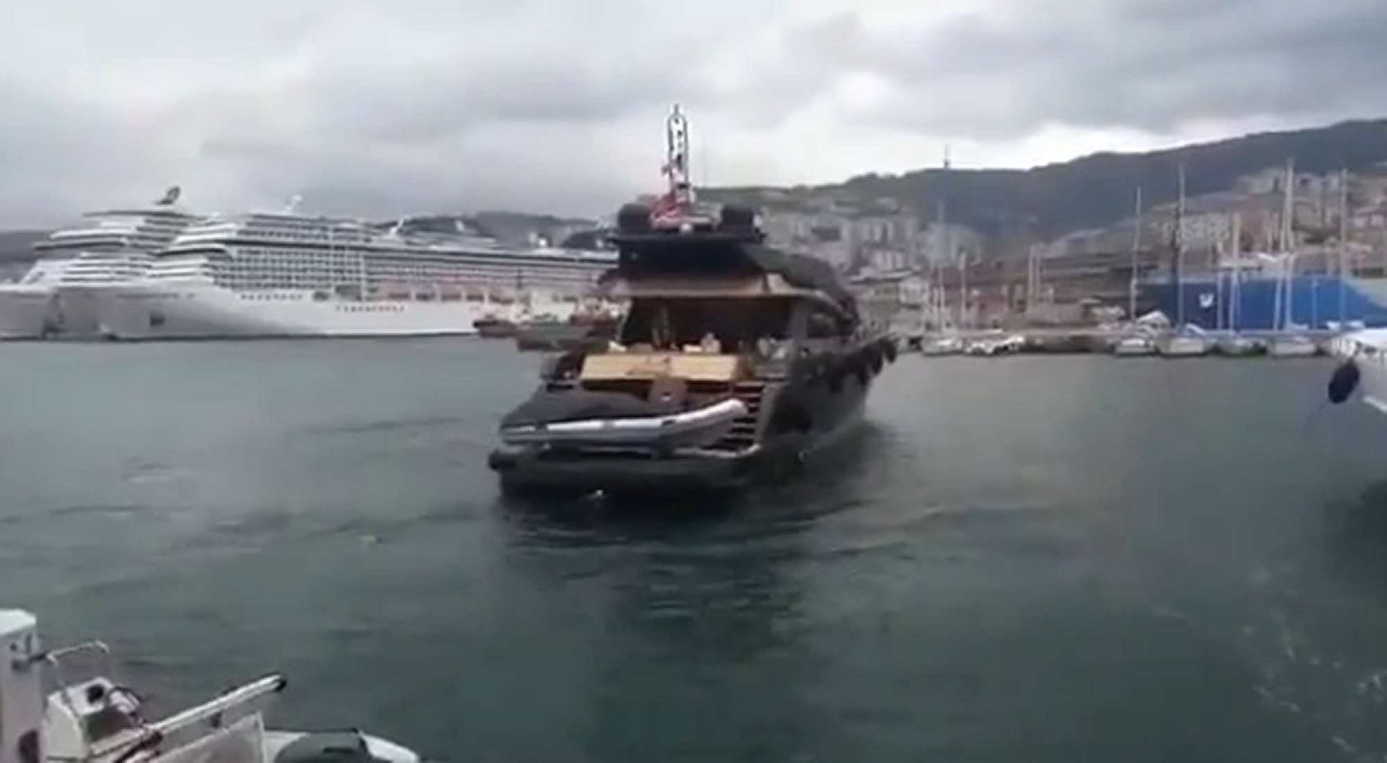 Read more about the article Moment Out Of Control Yacht Repeatedly Crashes Into Boats In Italys Largest Port