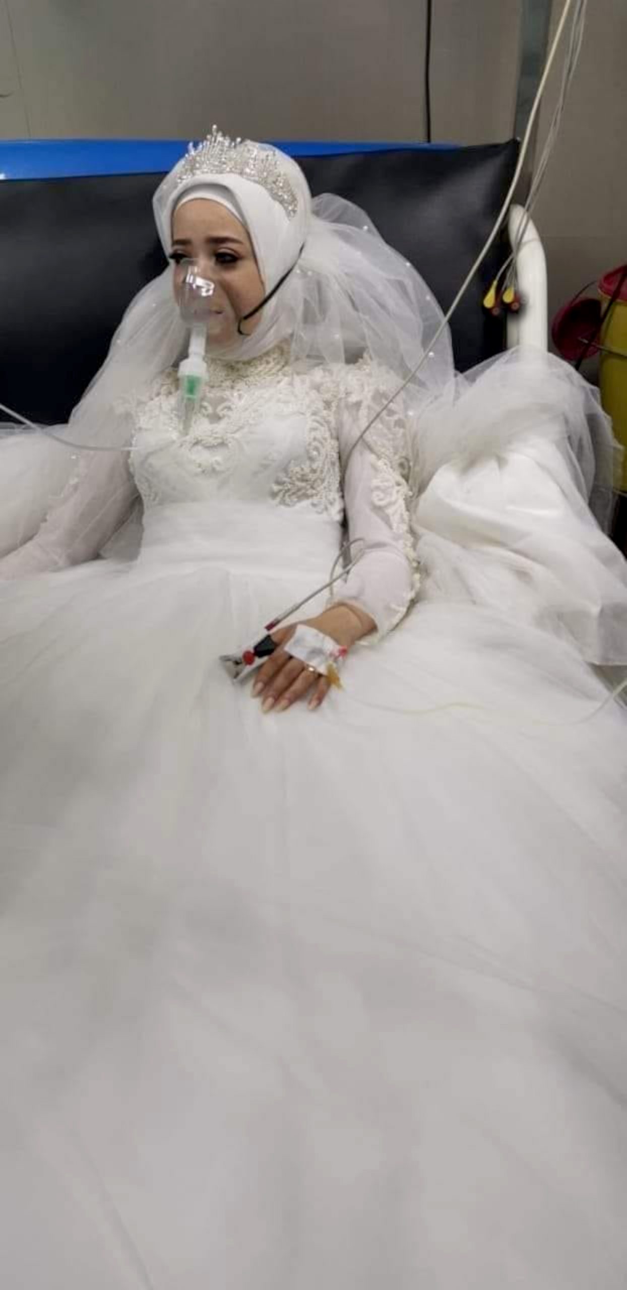 Read more about the article Hijab Model Spends Wedding Night In Hospital As Gas Leak Cuts Short Nuptials After 30 Mins