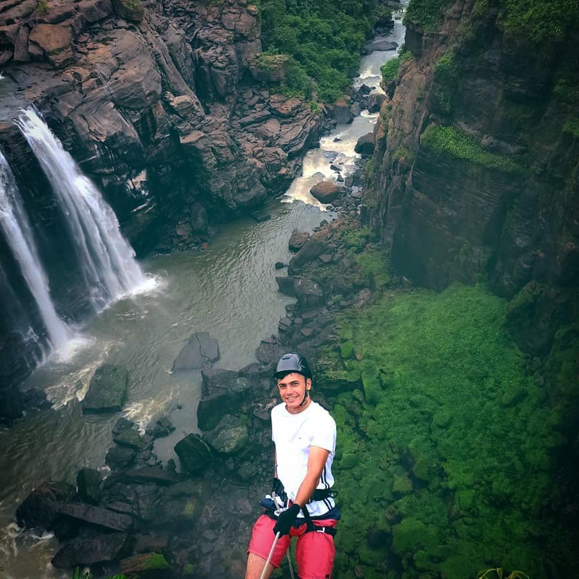 Read more about the article Man, 23, Drowns At Brazil Waterfall Beauty Spot While Taking Selfies In Narrow Ravine