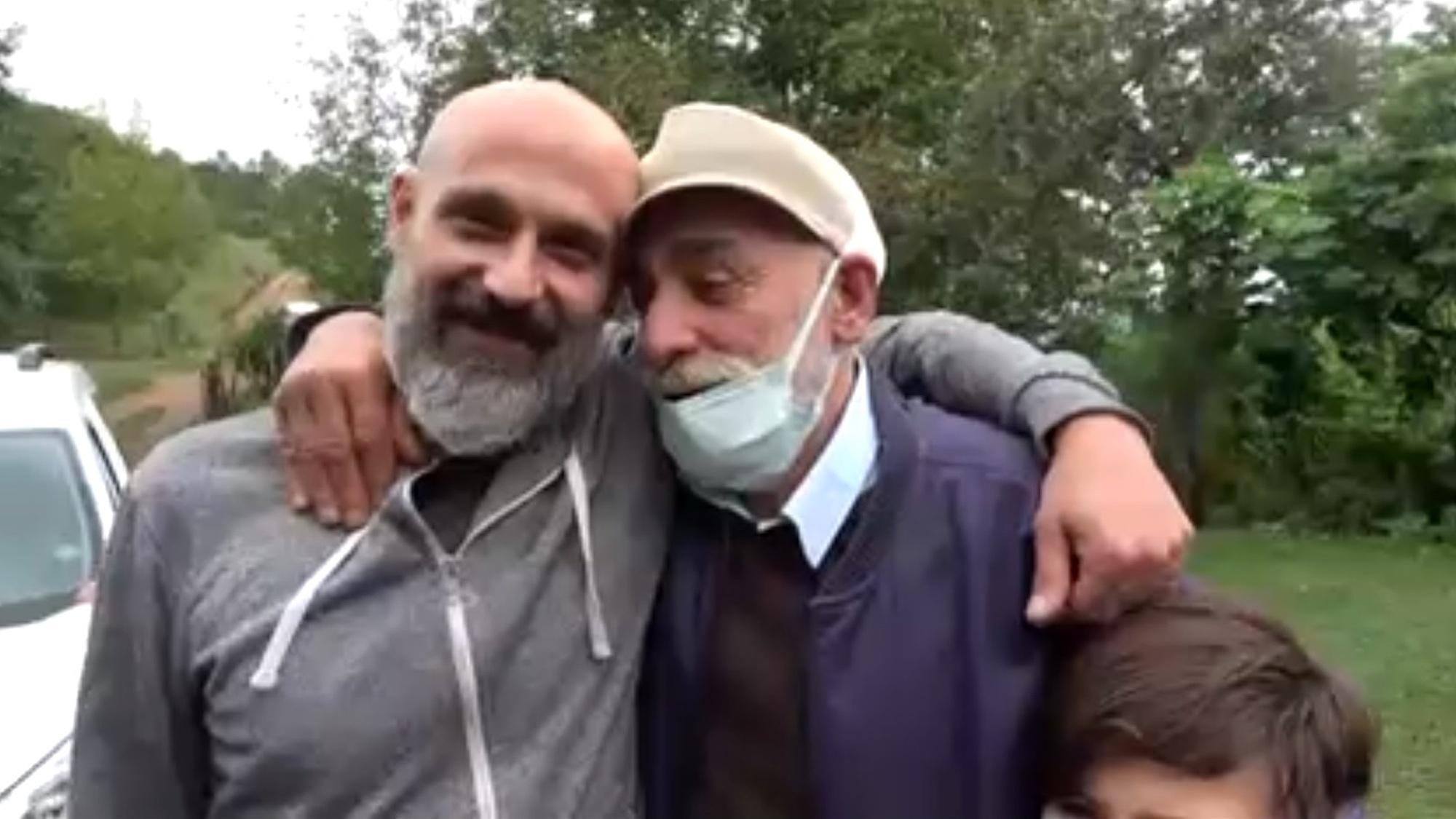 Read more about the article Italian Man Found His Long Lost Turkish Father 36 Years After They Were Split Up By Using Facebook