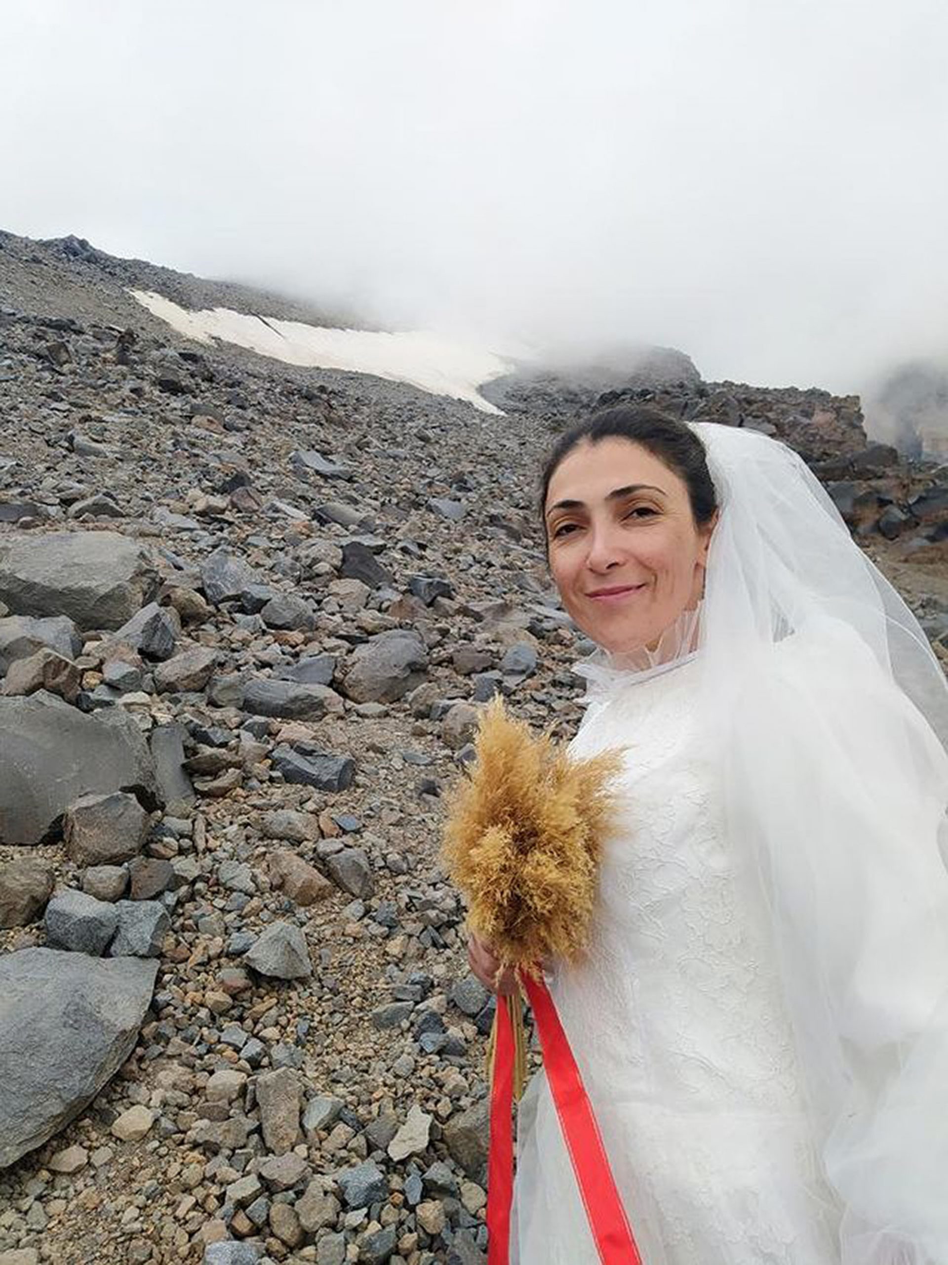 Read more about the article Turkish Climber Marries Noah Ark Mountain To Stage Symbolic Protest Against Violence To Women And Children