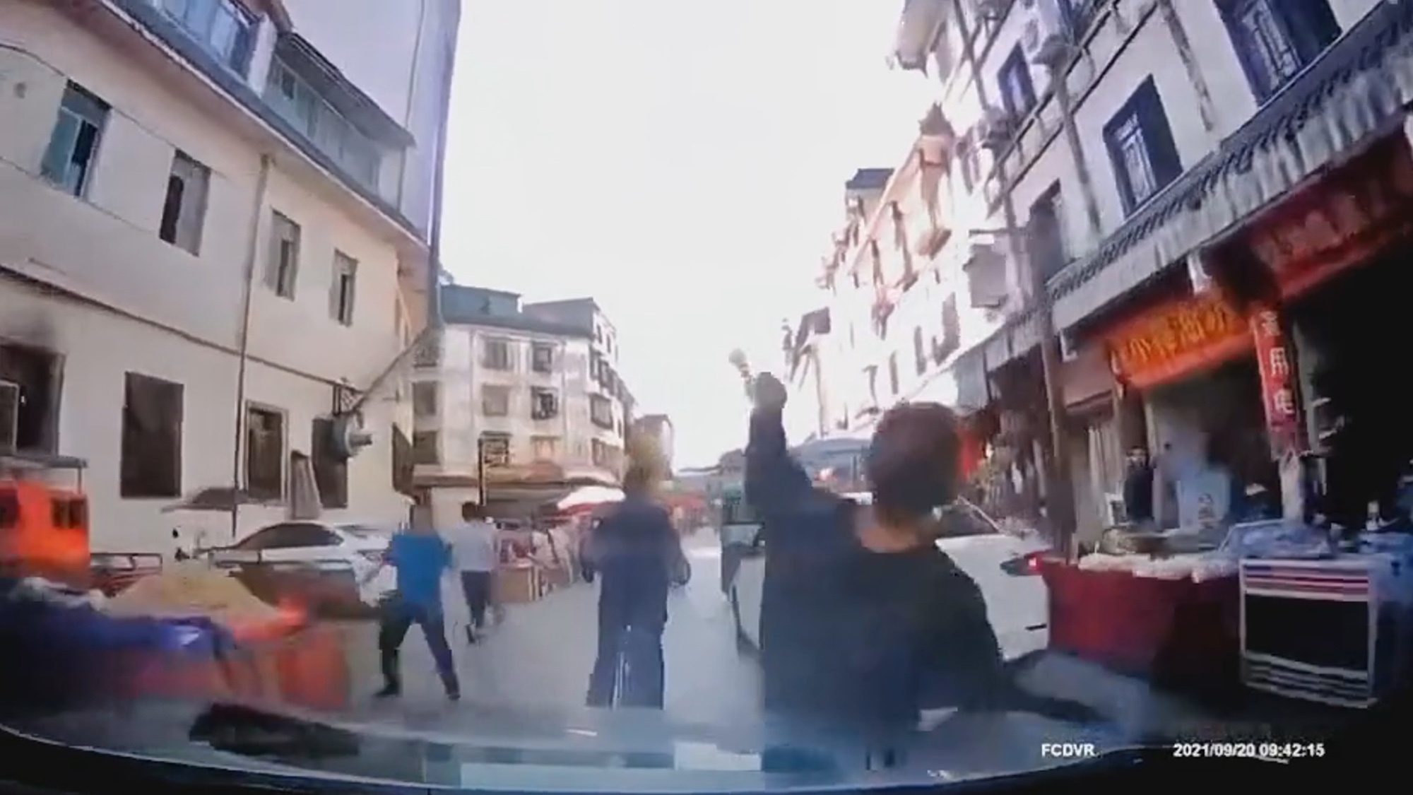 Read more about the article Videogame Moment Chinese Driver Mixes Pedals And Rams Six People In A Row On Busy Street