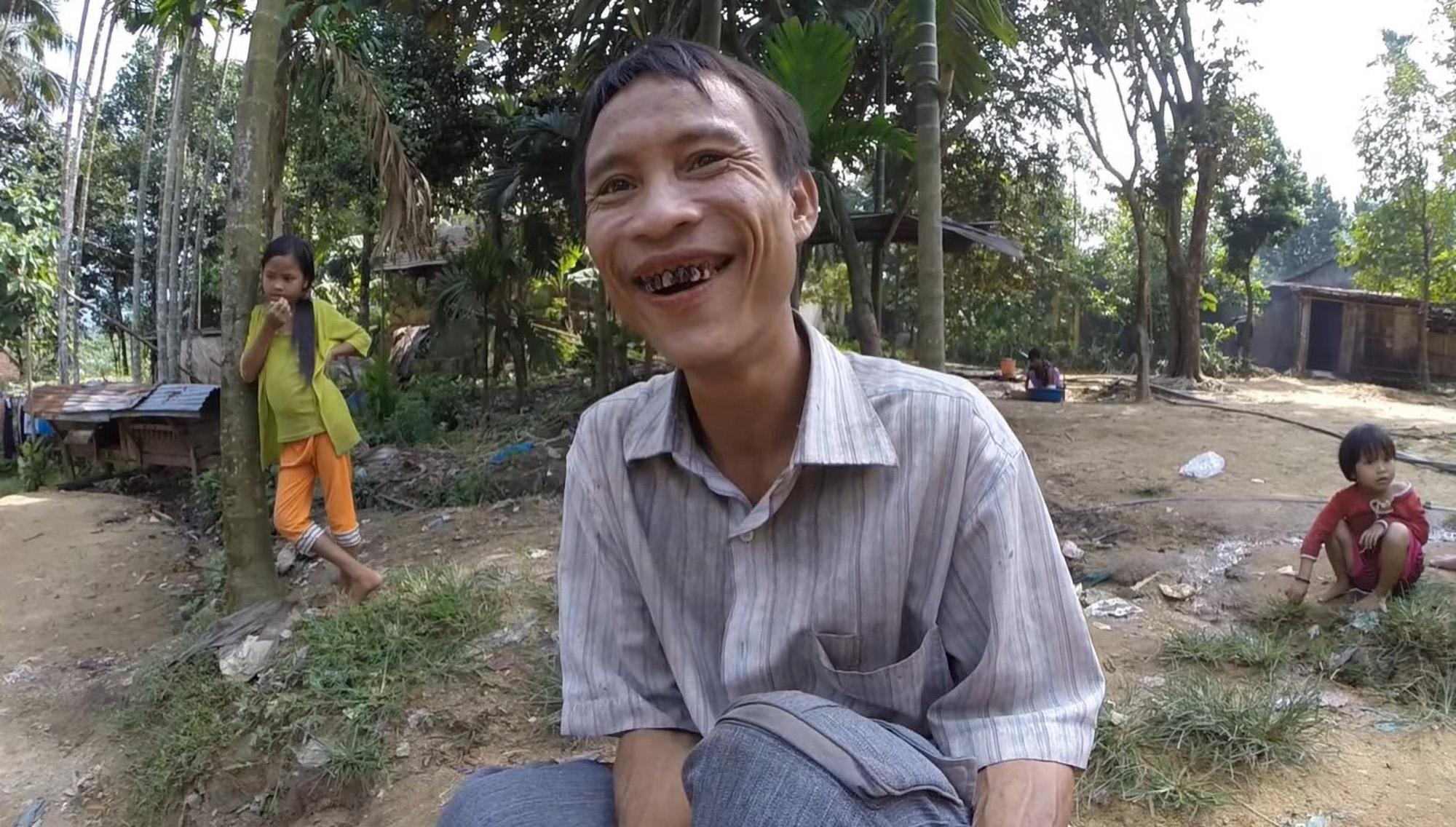Read more about the article Vietnamese Tarzan Raised In Jungle By Viet Cong Dad Dies Aged 52