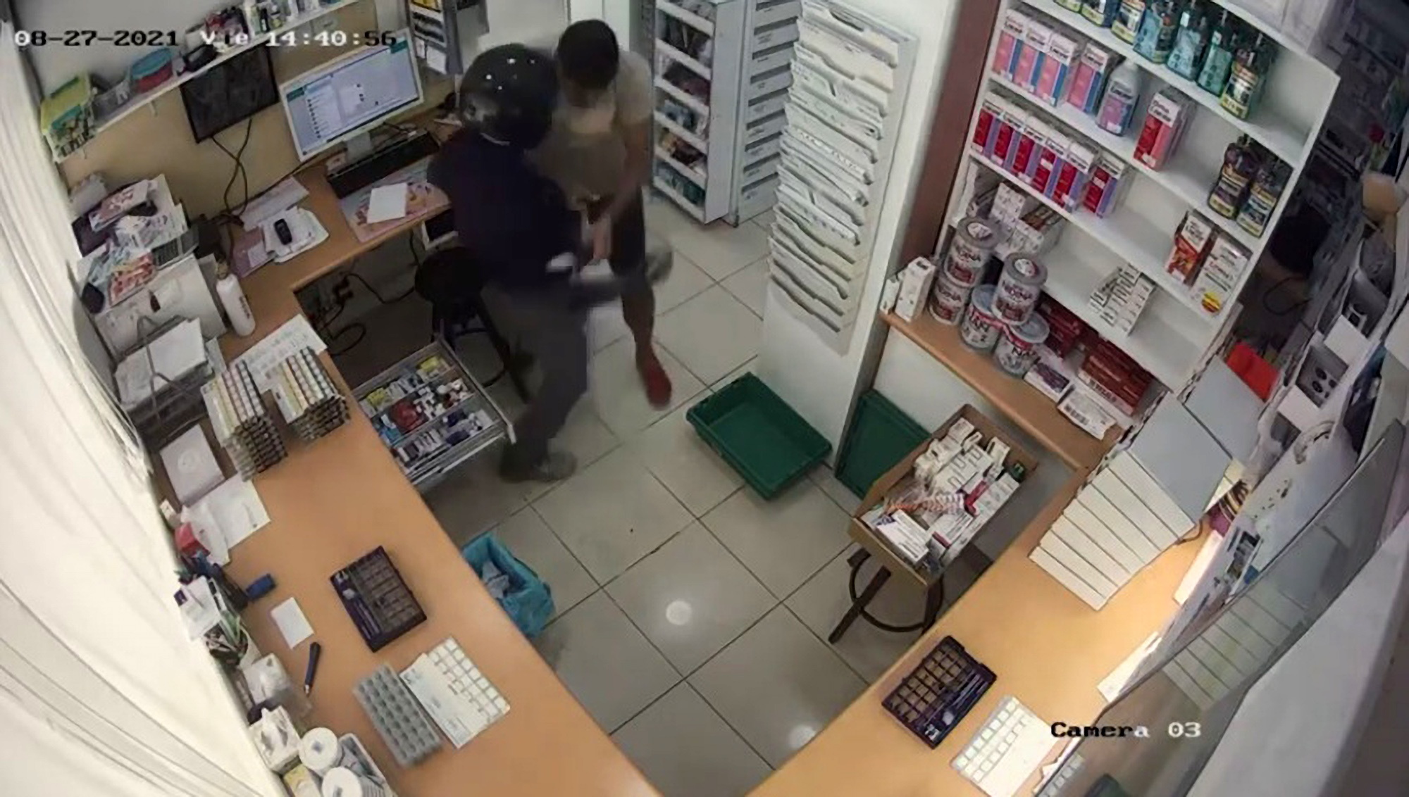 Read more about the article Moment Brave Pharmacy Worker Stabbed 18 Times Trying To Stop Robber