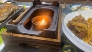 Read more about the article Man Finds Creepy Crawly Cockroaches Under Hotplate In Chinese Restaurant