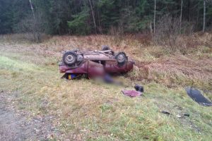 Read more about the article Lada Driver Loses Control On Wet Road And Hits Car Head-On, Killing Three
