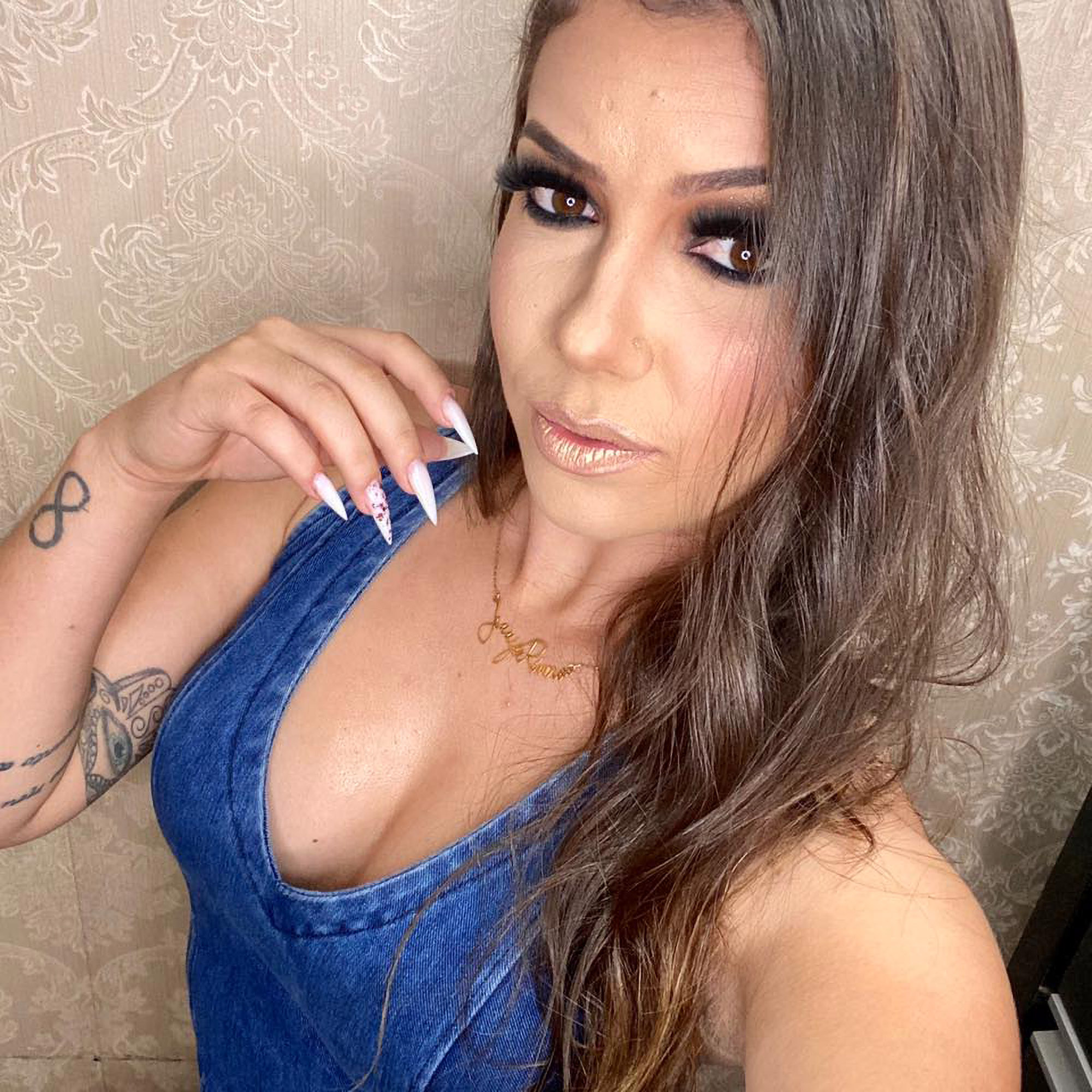 Read more about the article Beautiful Brazilian Influencer Wanted By Cops For Running Drug Gang Linked To Several Murders