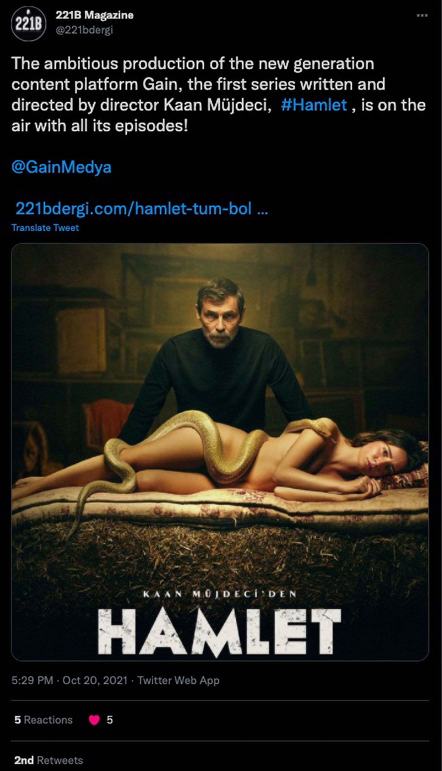 Read more about the article Turkish Censors Cover Naked Hamlet Actress In Blanket In Street Posters