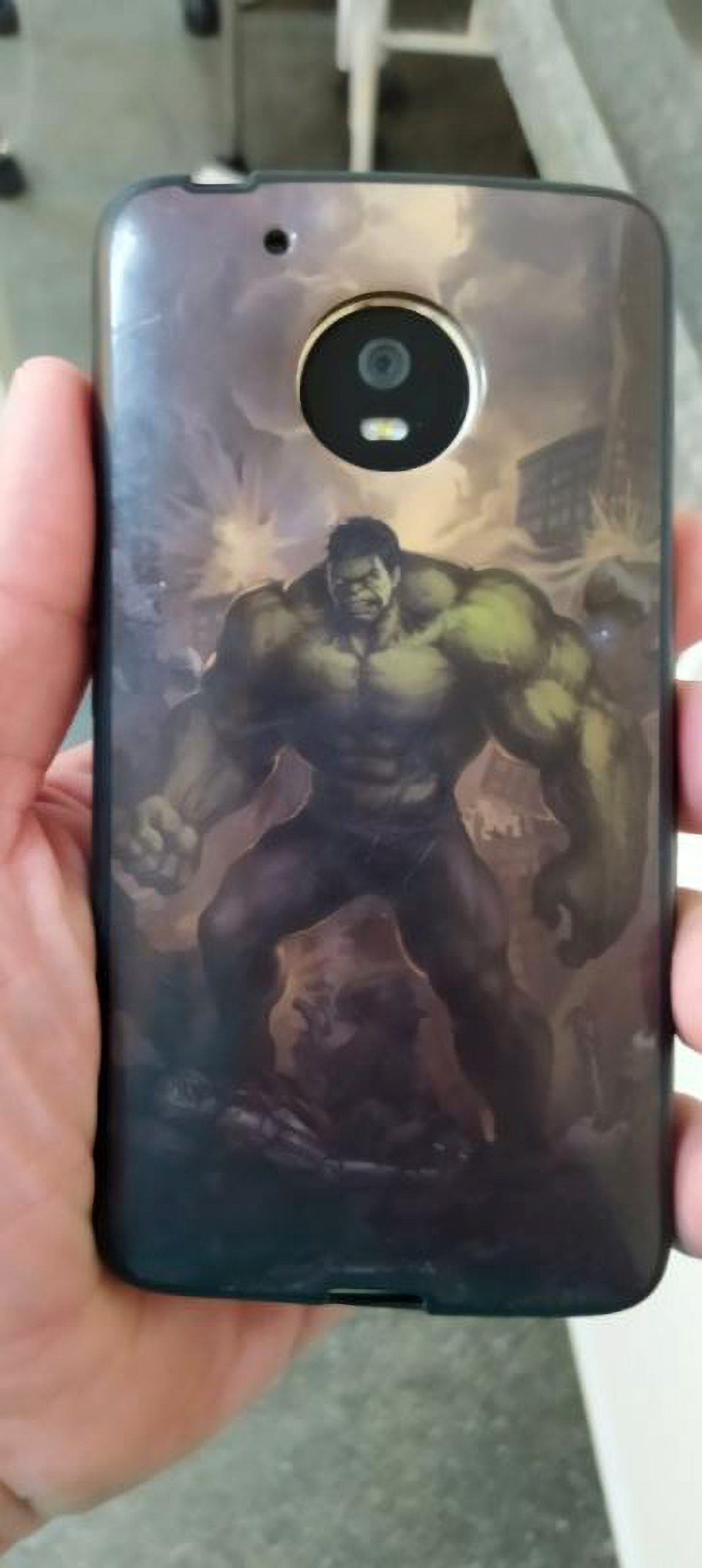 Read more about the article Incredibly Lucky Brazilian Man Escapes Death After Hulk Phone Case Stops Bullet
