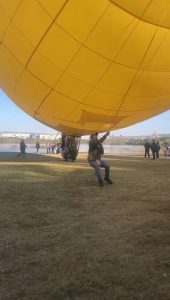 Read more about the article Airship Crashes Into Lake And Food Stall In Botched Landing Attempt