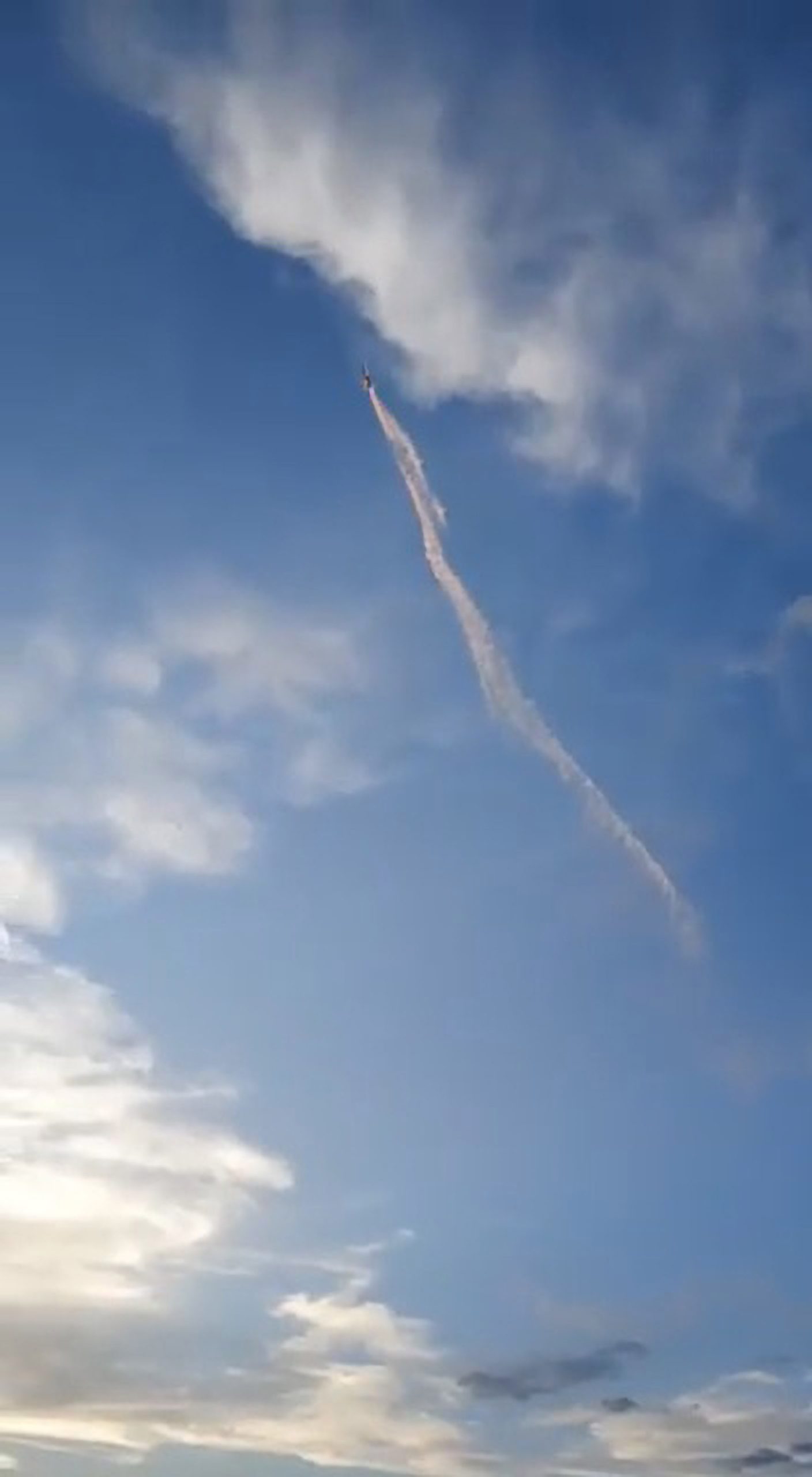 Read more about the article Stunt Plane Plummets From Sky During Show And Hits Mum And Kid Walking On Pavement