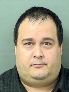 Read more about the article Florida Man Who Pretended To Be Teen To Trick Young Girls Into Sending Explicit Pics Gets 25 Years