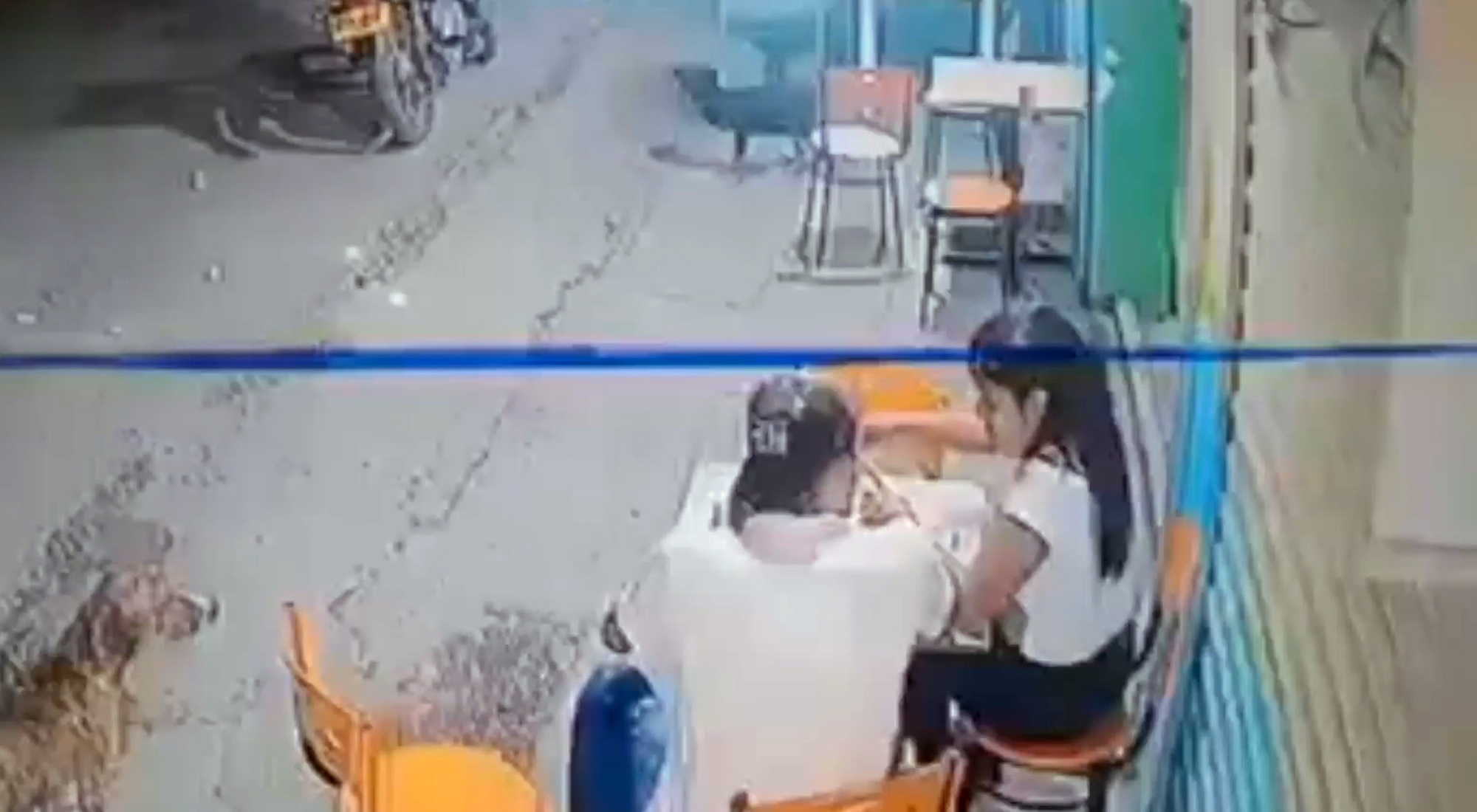 Read more about the article Gutsy Young Woman Floors Boyfriend Twice Her Size At Restaurant After He Grabs Her Face