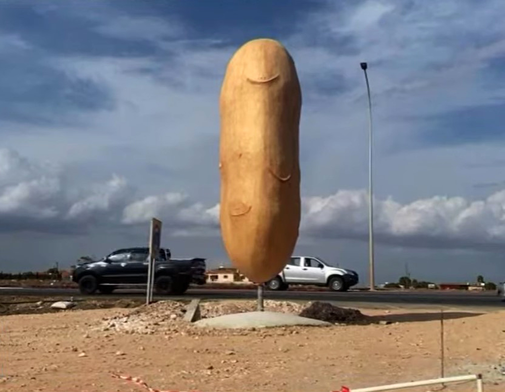 Read more about the article Famous Phallic Potato Monument In Cyprus Spruced Up For Christmas
