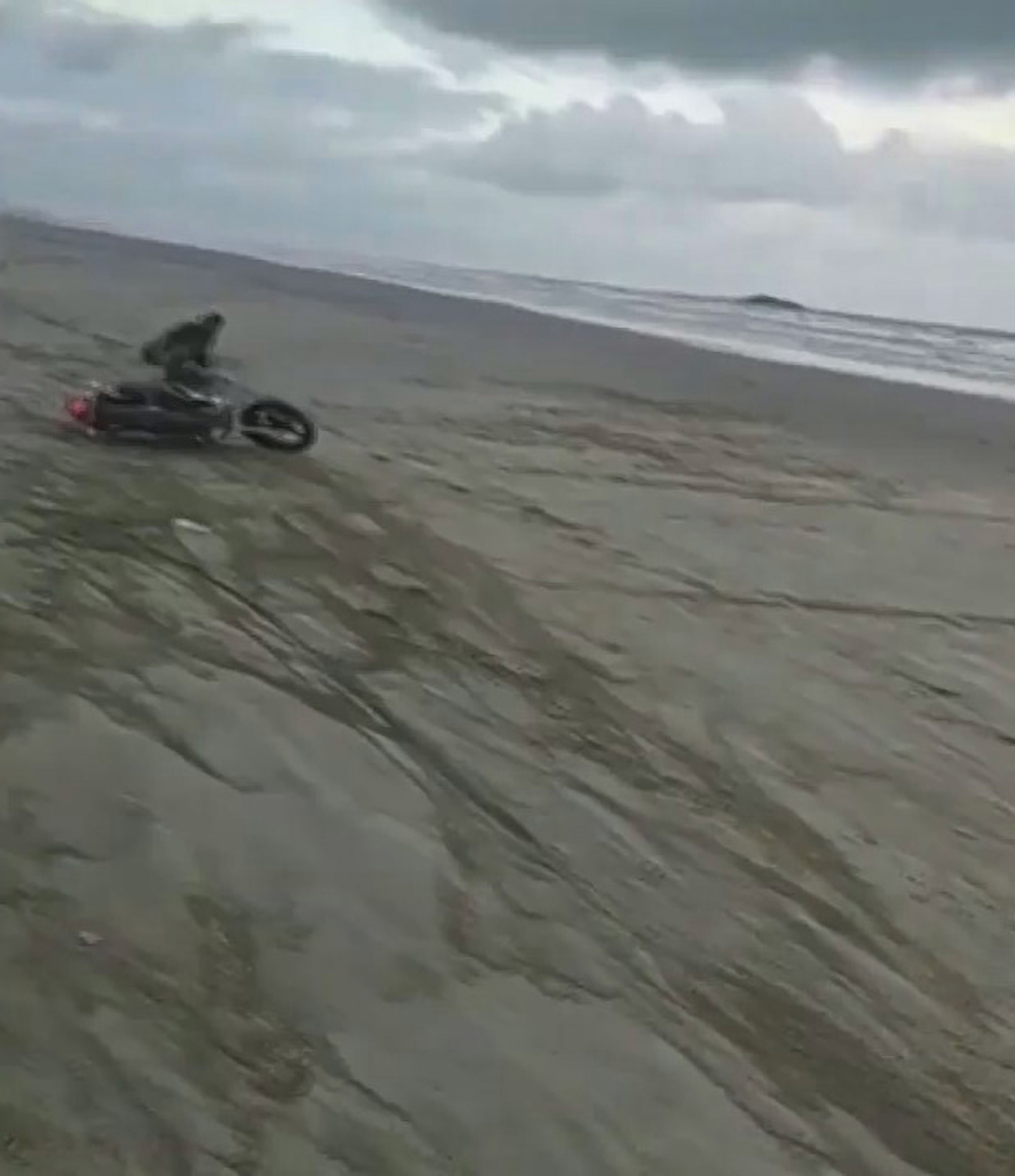 Read more about the article Dog Killed And Woman Injured During Collision In Bizarre Beach Race Between Horsemen And Bikers