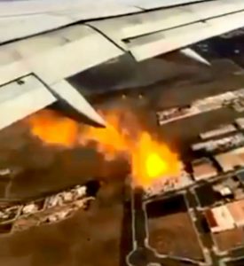 Read more about the article Flames Leap From Plane After Bird Flies In Engine On Takeoff In Lanzarote