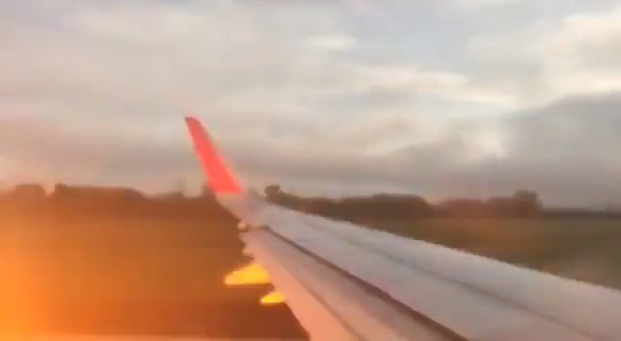 Read more about the article Bird Flies Into Plane Engine On Takeoff And Causes Scary Blast