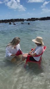 Read more about the article Emotional Moment Influencer Takes Her Grandmother, 94, To Visit The Sea For The First Time
