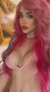 Read more about the article Sexy Pink Haired Influencer Busted For Being Member Of Dangerous Drug Gang