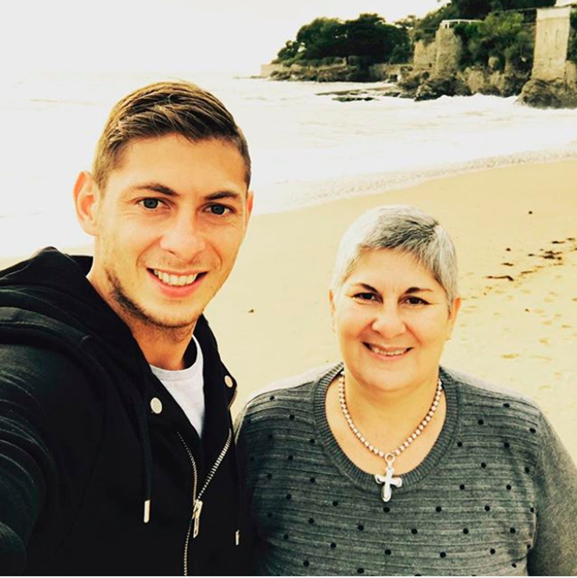 Read more about the article Emiliano Salas Mum Speaks For 1st Time Since Her Sons Tragic Death In Nantes-To-Cardiff Plane Crash