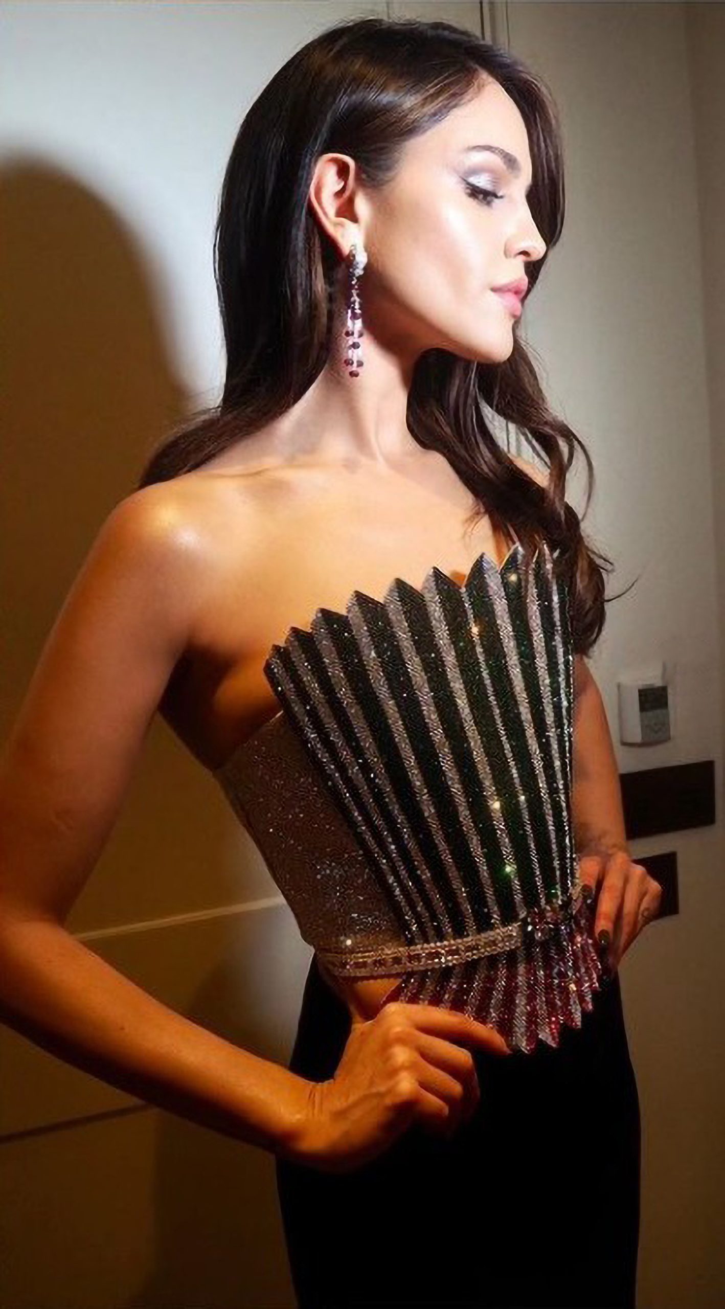 Read more about the article Hollywood Star Eiza Gonzalez Wows In Ukrainian Brand Corset For London Bash