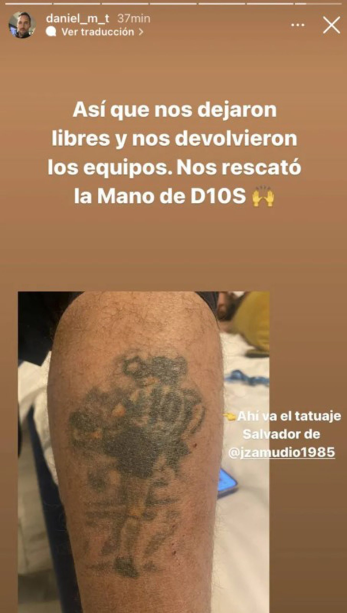 Read more about the article Chilean Journo Arrested In Ukraine Set Free Thanks To Maradona Tattoo And He Now Credits Release To Hand Of God