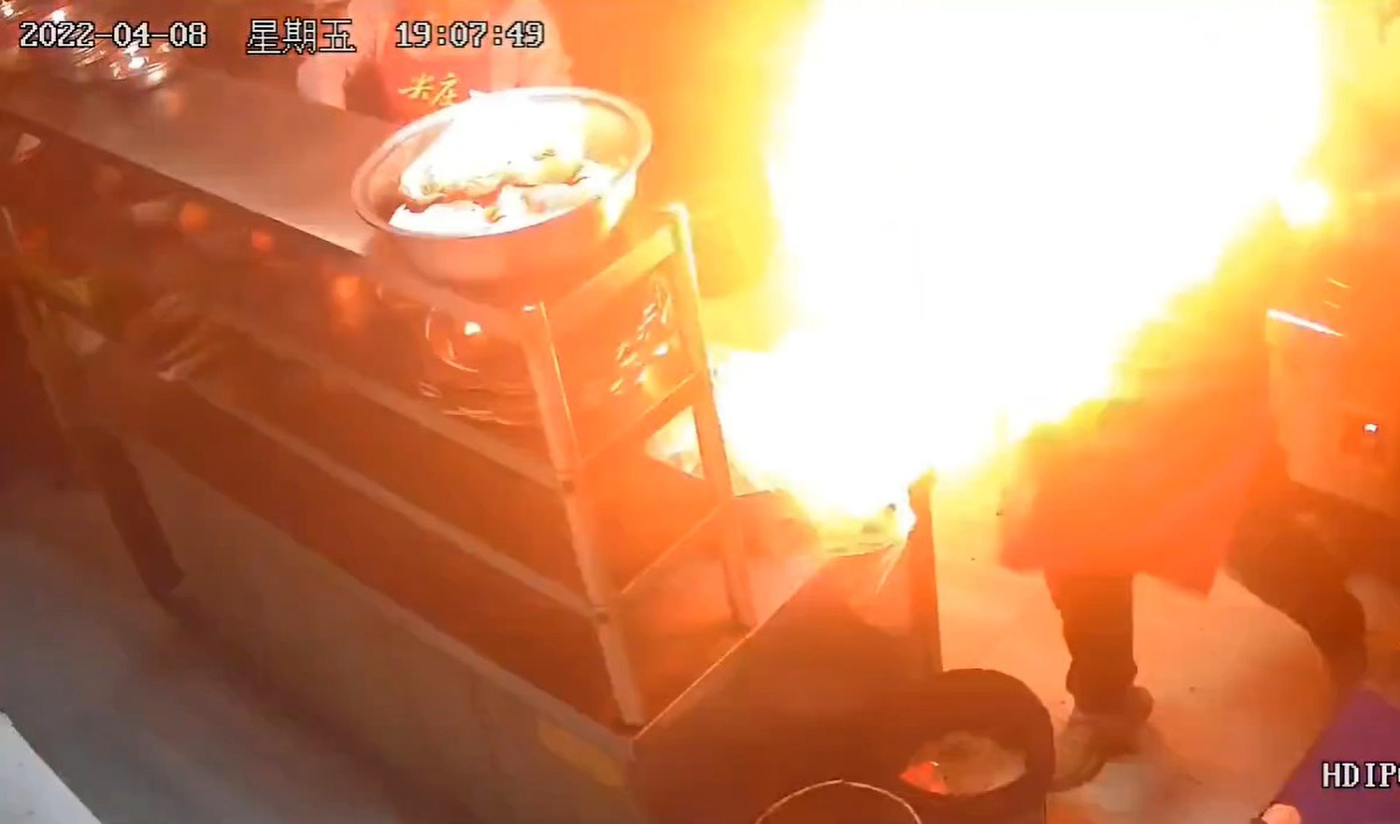 Read more about the article COOKED COOK: Fireball Engulfs Chefs Face As He Tries To Light A Cigarette