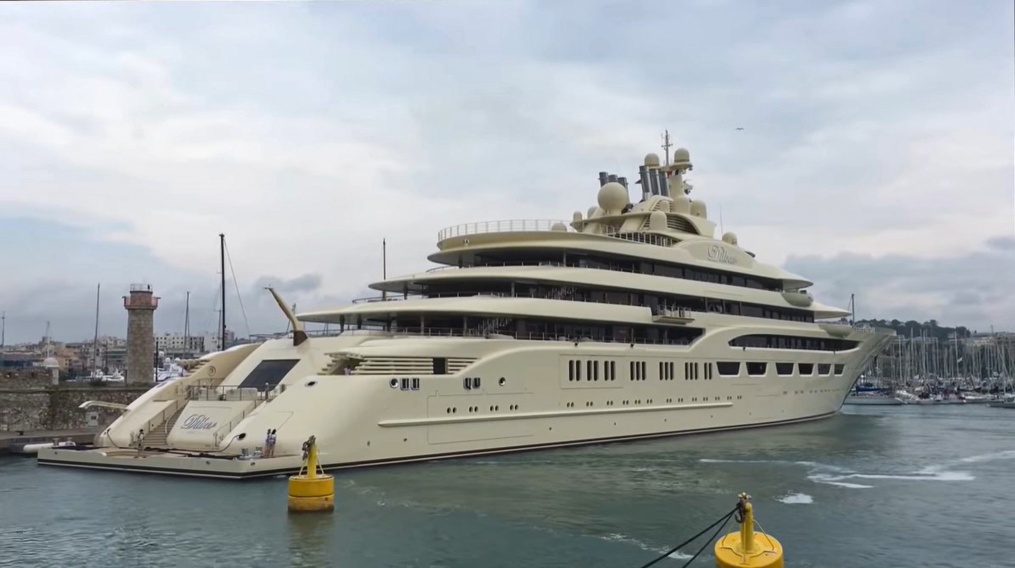 Read more about the article LOOK AT WHAT WE YACHT: USD 600 Million Superyacht Frozen After Ownership Traced To Oligarchs Sister
