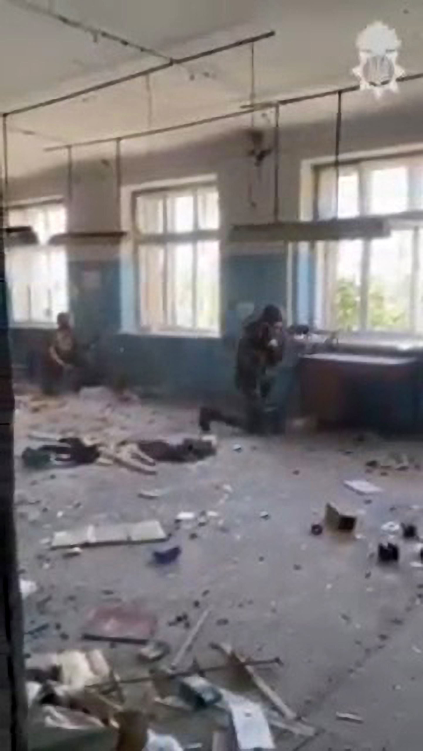 Read more about the article WAR IN UKRAINE: Moment Ukrainian Soldier Fires Rocket From Building Filling Room With Smoke