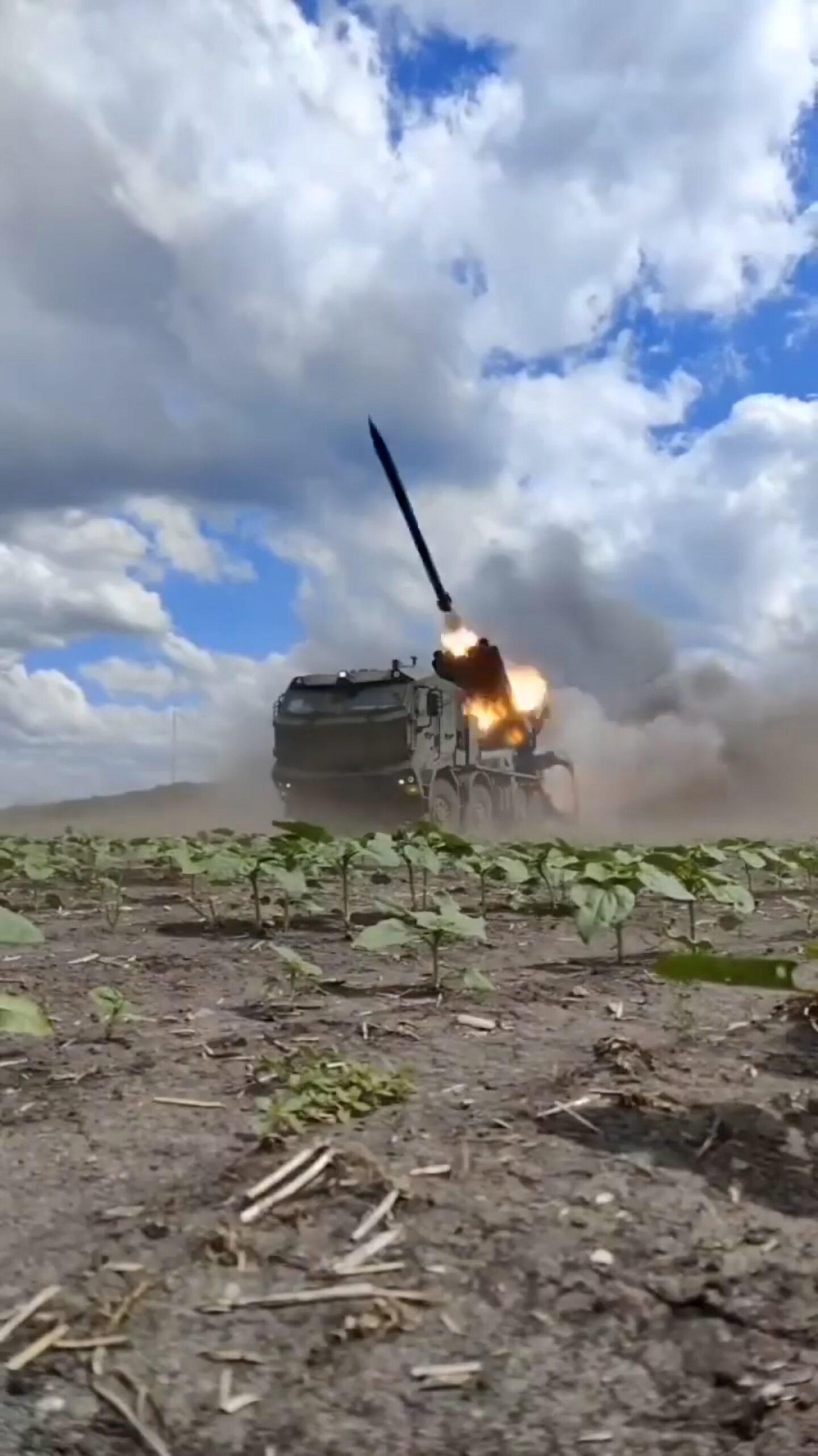Read more about the article WAR IN UKRAINE: Ukrainian Hurricane Multiple Launch Rocket System In Action
