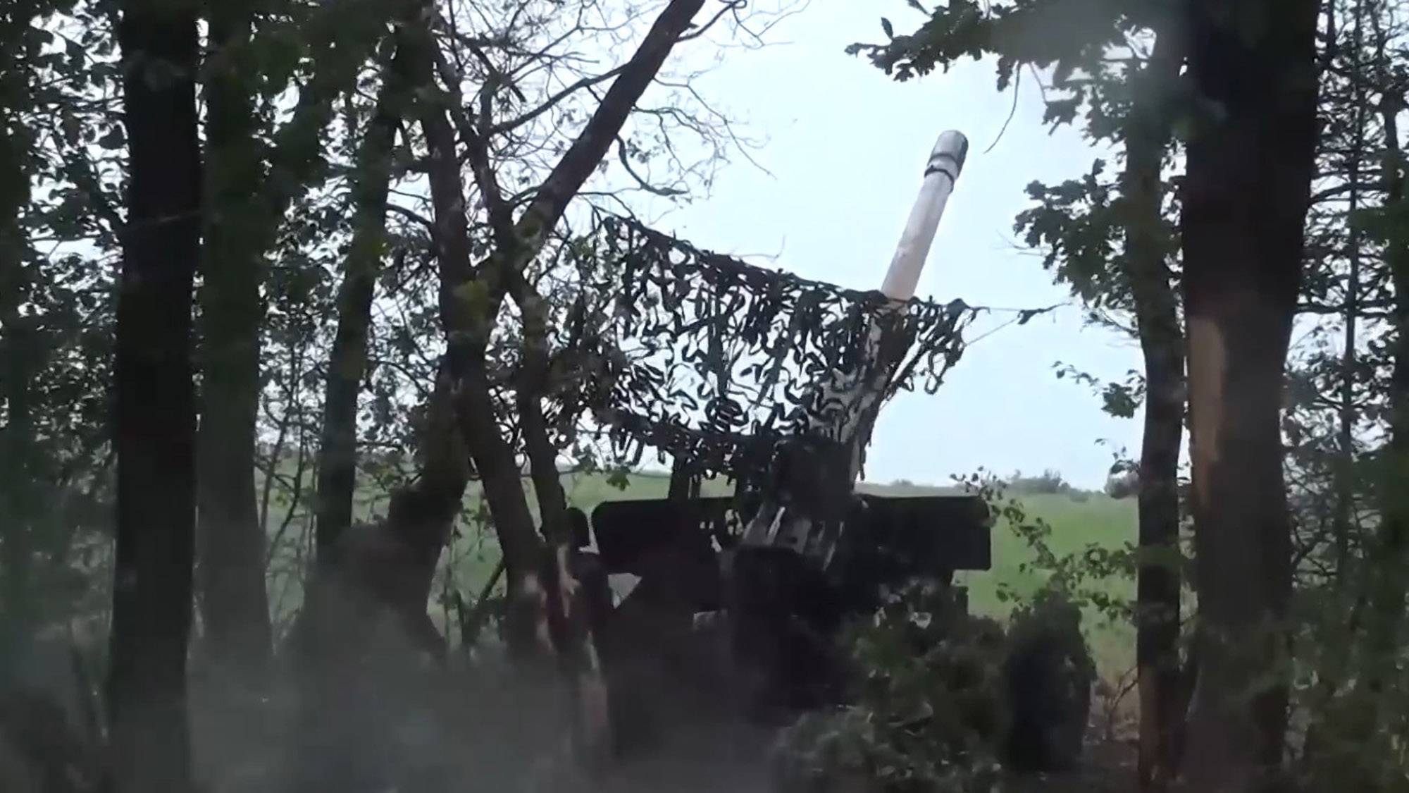 Read more about the article WAR IN UKRAINE: Russian Defence Ministry Shows Off LPR And DPR Artillery In Action