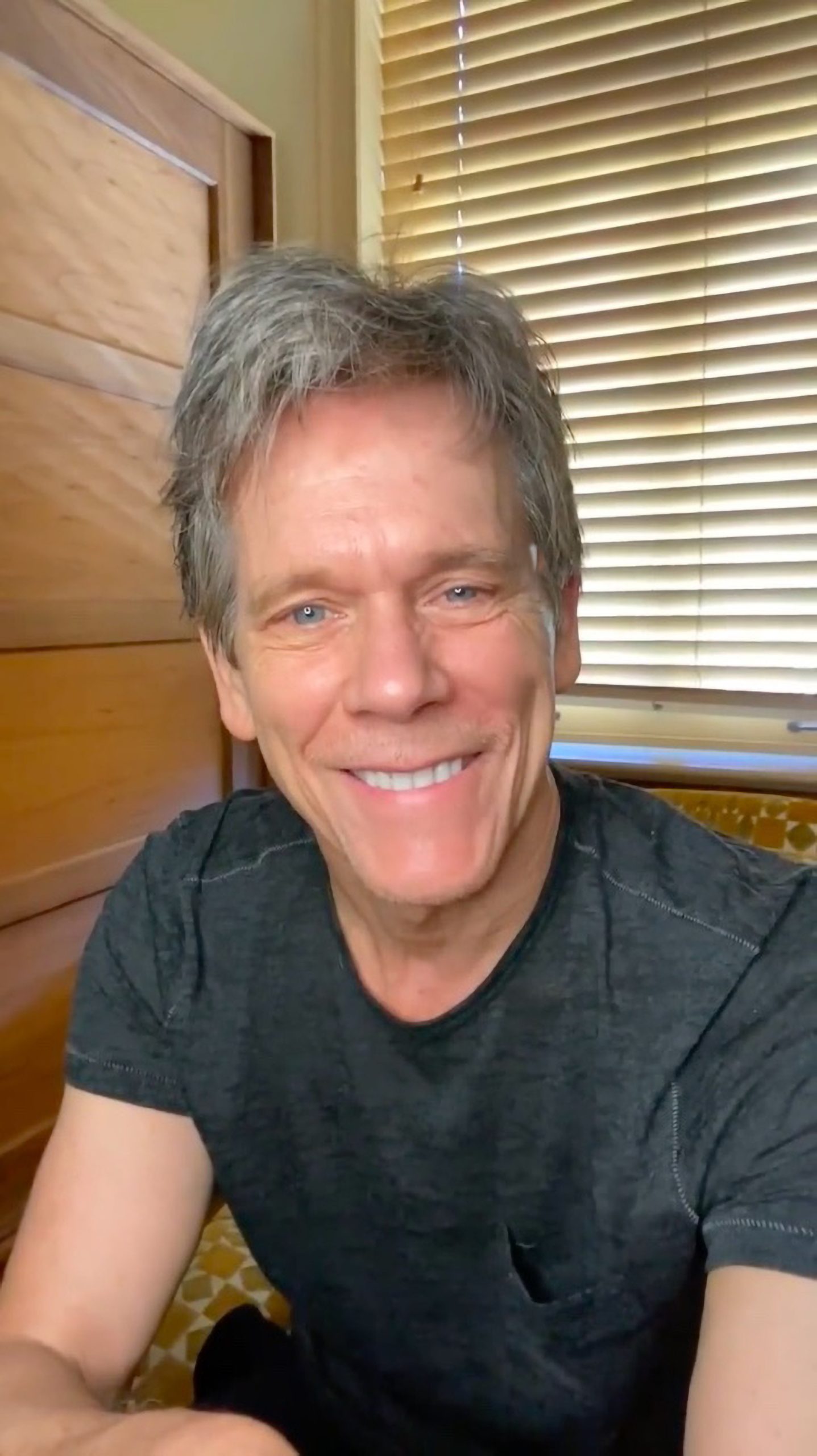 Read more about the article SAVED THEIR BACON: ‘Kevin Bacon Fast Good’ Burger Bar Changes Name After Star’s Threat To Call Lawyer