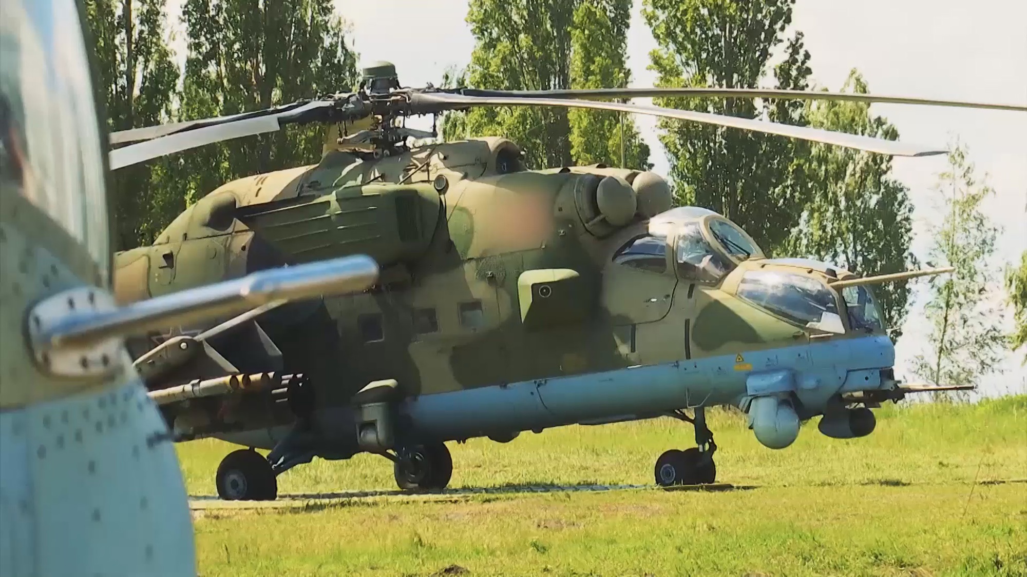 Read more about the article WAR IN UKRAINE: Russian Attack Helicopter Destroys Ukrainian Armoured Vehicles And Military Infrastructure