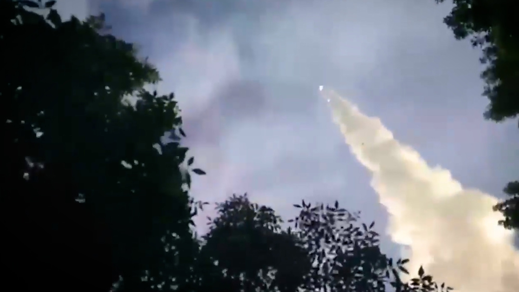 Read more about the article WAR IN UKRAINE: Russian Mobile Short Range Ballistic Missile System In Action In Ukraine