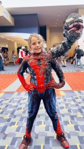 Read more about the article WONDER WOMAN: Spideymom Becomes A Web Sensation