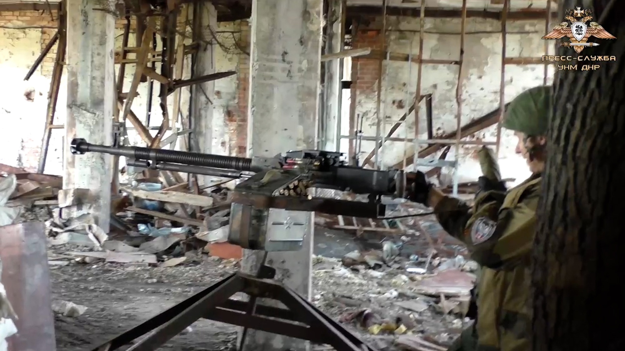 Read more about the article WAR IN UKRAINE: Pro Russian Fighters Defend Bombed Out Donetsk Airport