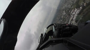 Read more about the article TOP STUN: Fighter Pilot Gives Bird’s Eye View Of Flight Through City