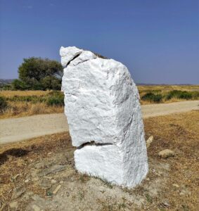 Read more about the article STONE ME: Search For Suspect Who Painted Menhir Stone Like Those Made By Obelix White