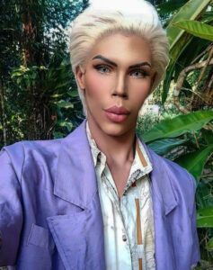 Read more about the article KEN WE FIX IT: Wannabe Ken Living Doll Now Plies Trade As Brickie