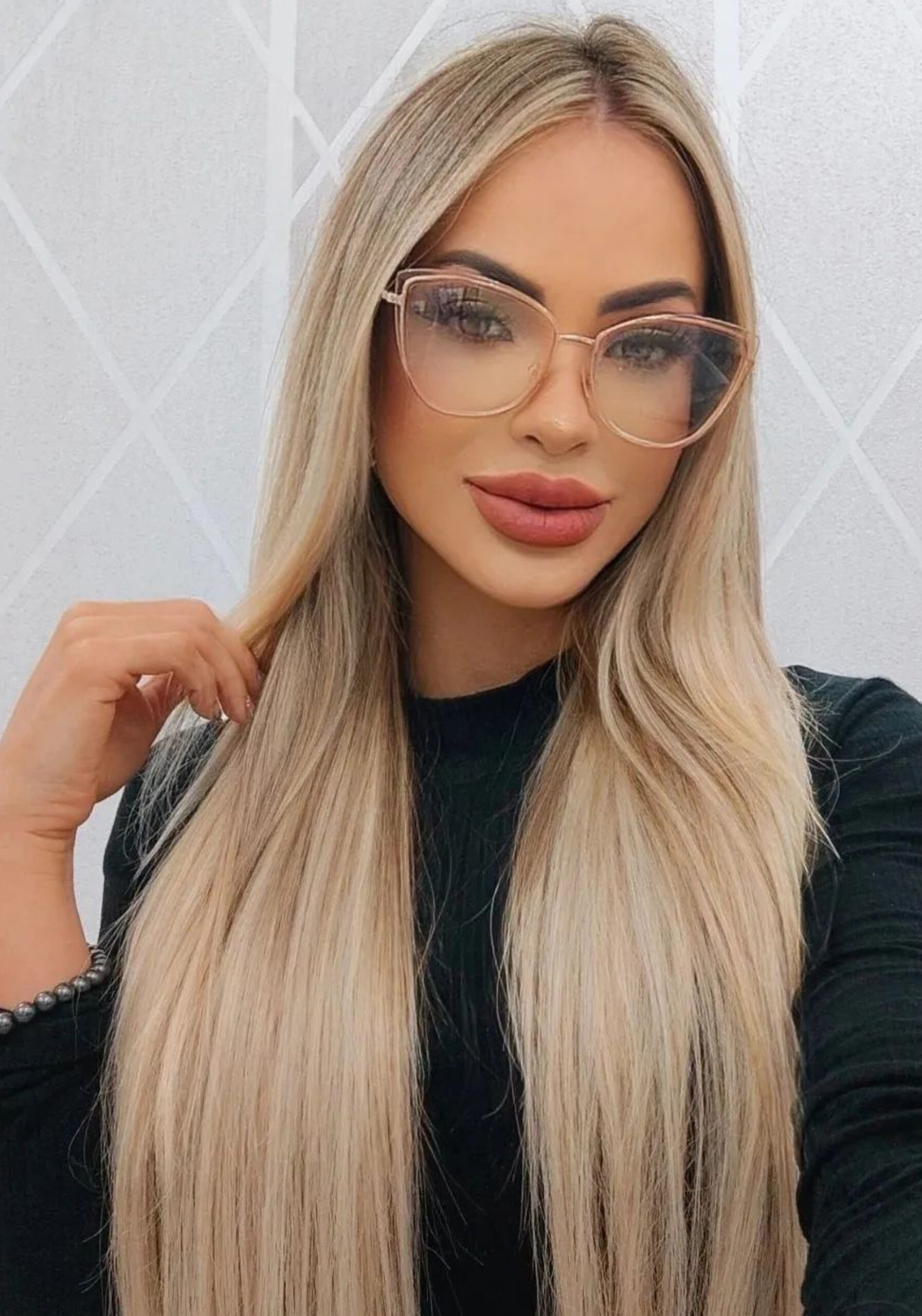 Read more about the article DROP DEAD GORGEOUS: Beautiful Influencer Seized By Police After Killing Biker In ‘Hit-And-Run’