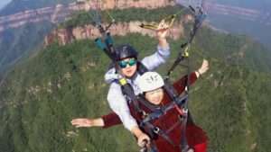 Read more about the article OH CHUTE! 72-Year-Old Daredevil’s Paragliding Dream Comes True At 4,000ft