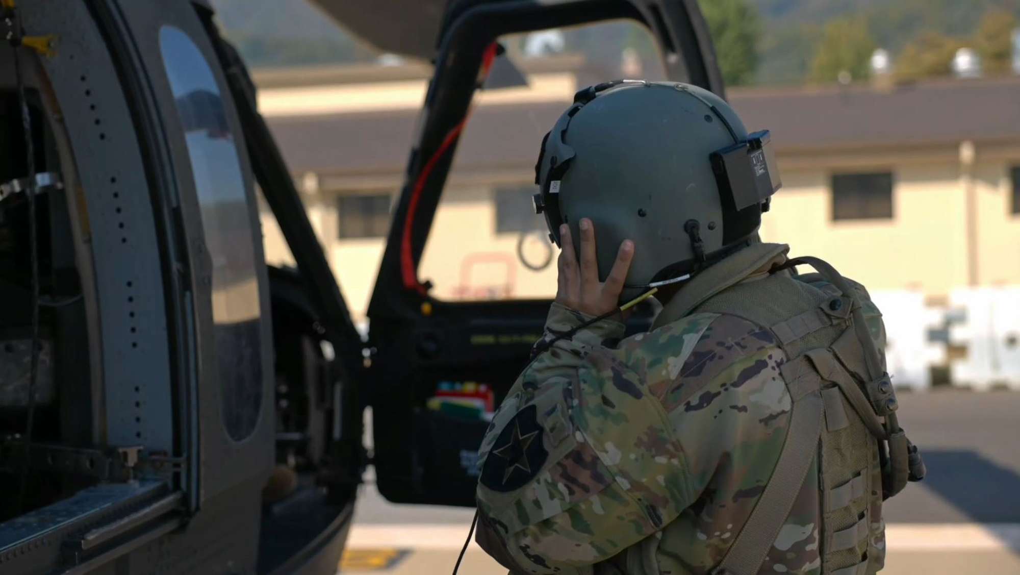 Read more about the article BLACKHAWK TOWN: US Army Blackhawks Conduct Combat Search And Rescue Training In South Korean Base