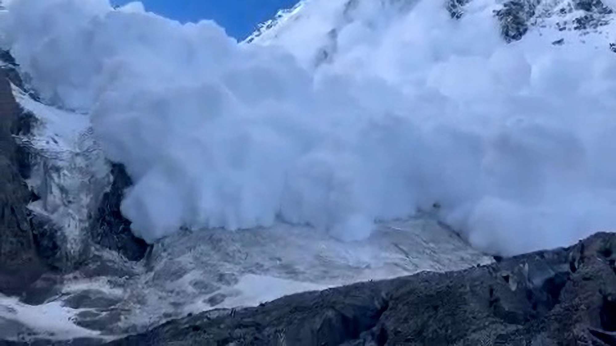Read more about the article WHITE DEATH: Climbers Narrowly Avoid Death By An Avalanche