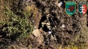 Read more about the article Ukrainian Marines Use Drone To Drop Bomb On Group Of Russian Soldiers