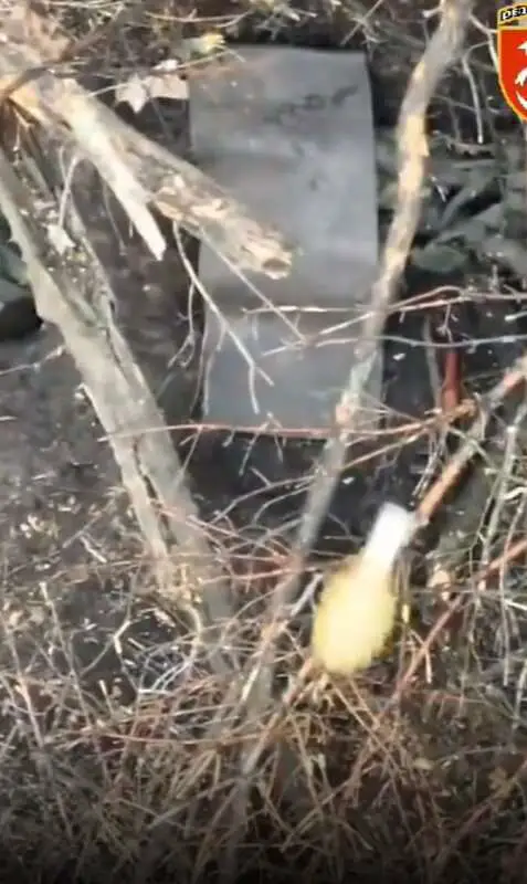Read more about the article Graphic Moment Ukrainian Drone Bomb Blows Russian Soldier’s Face Off In Front Line Hell